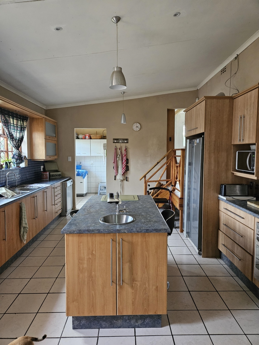 5 Bedroom Property for Sale in Fairbridge Heights Eastern Cape